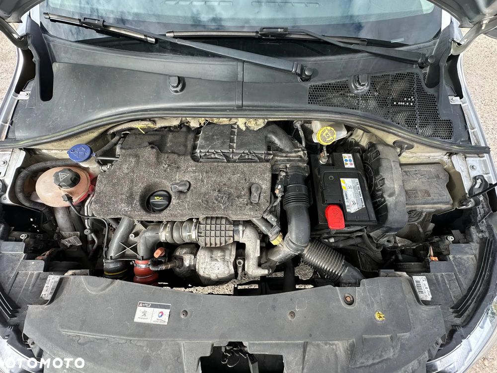 Peugeot 301 1.6 HDi Active - 9