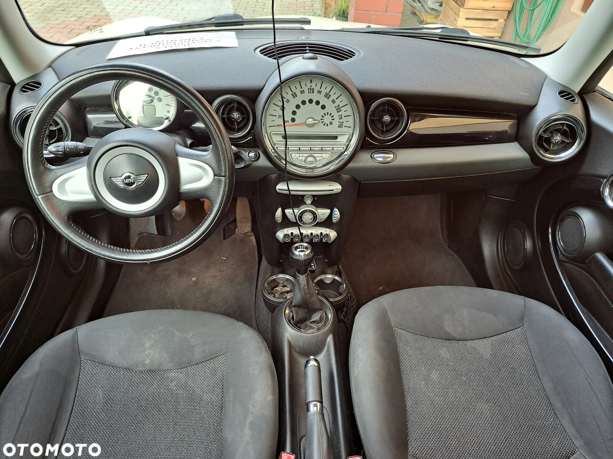 MINI ONE Standard - 8
