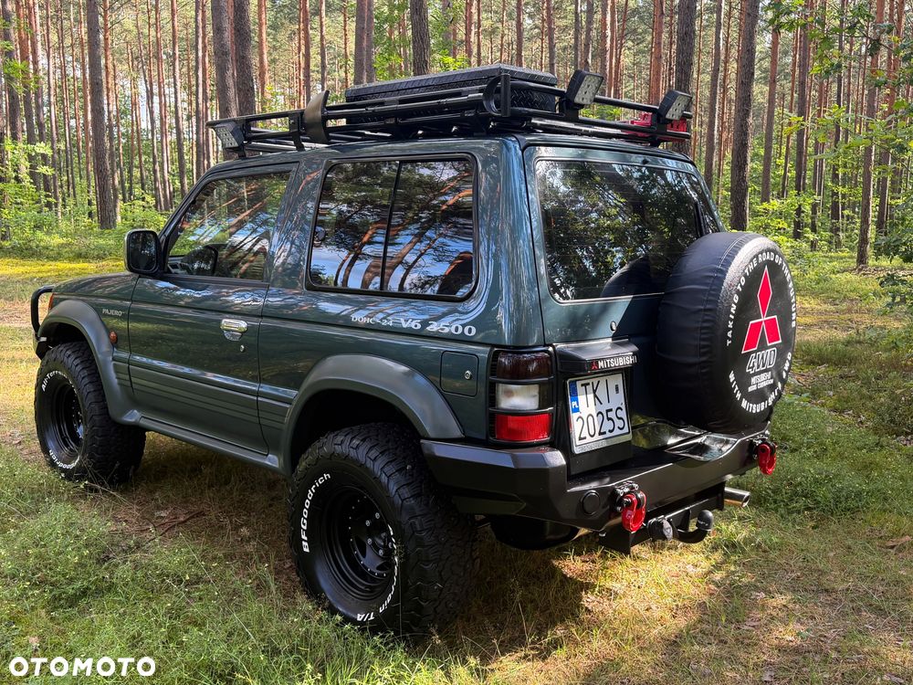 Mitsubishi Pajero - 10