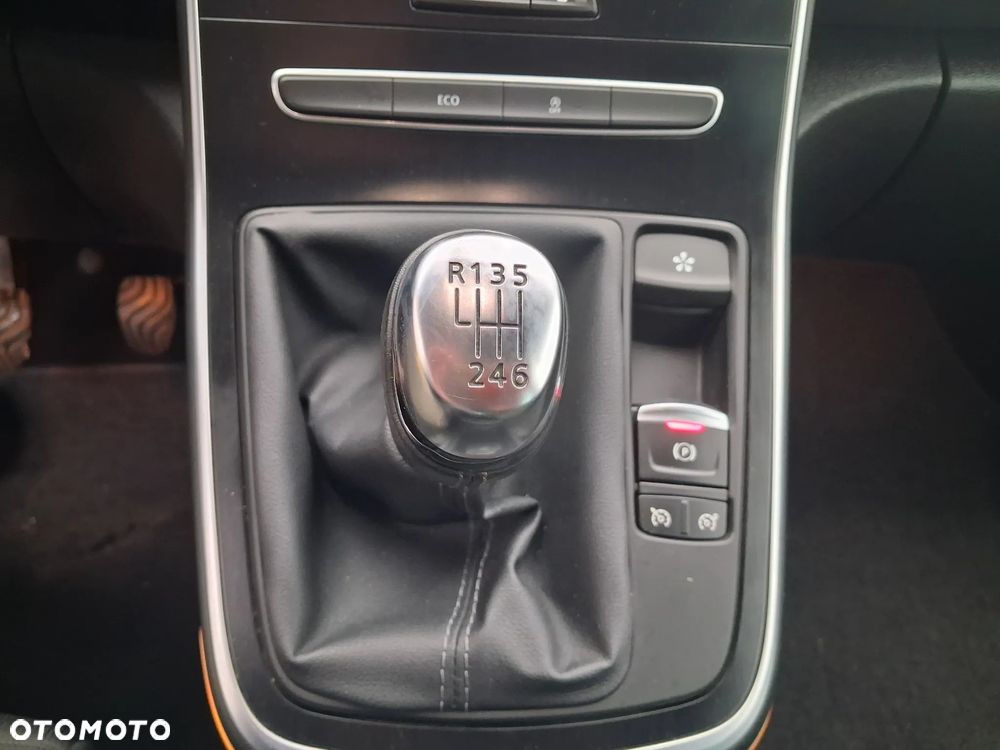 Renault Scenic BLUE dCi 120 BUSINESS EDITION - 25