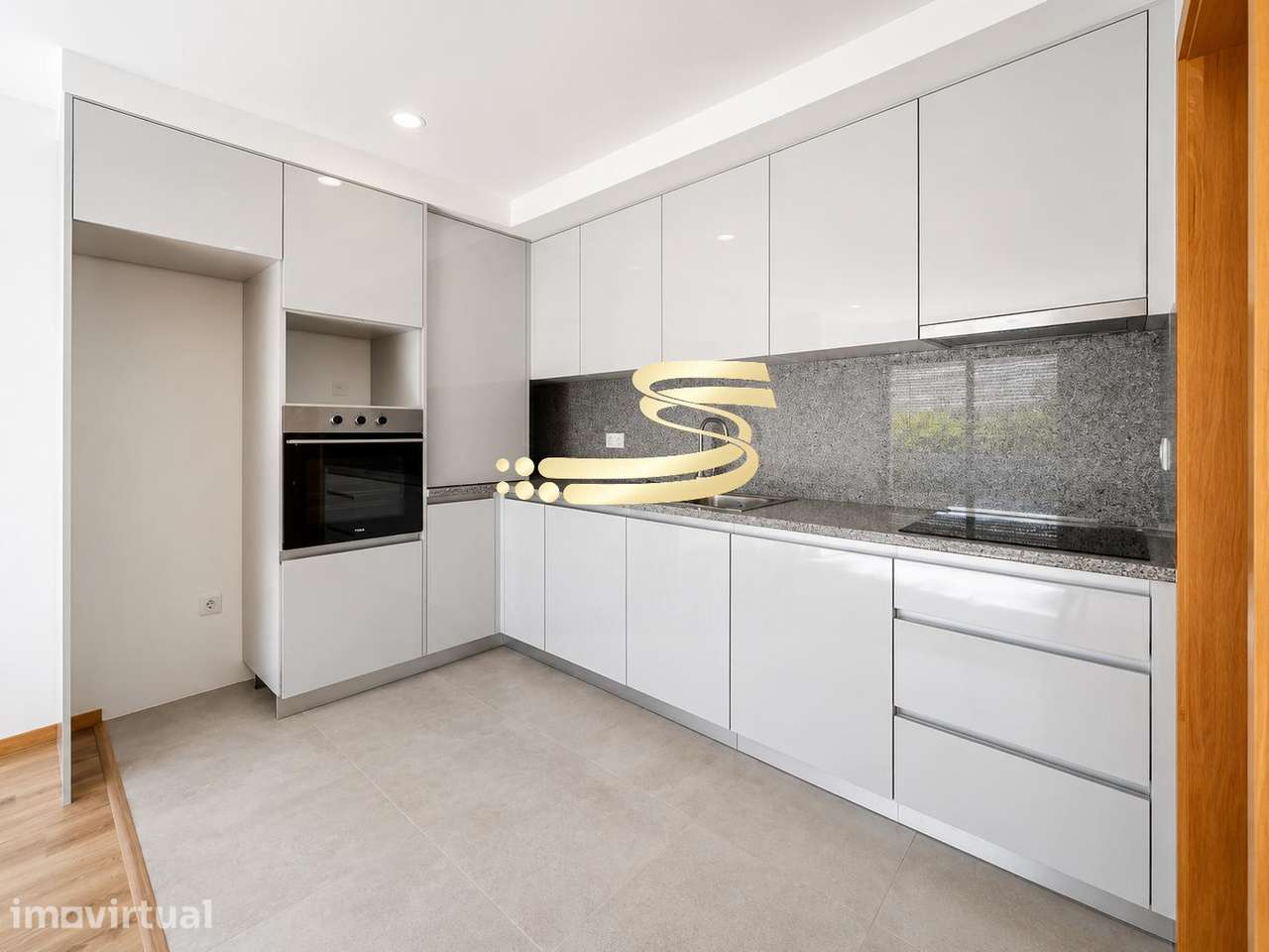 Apartamento T2 em Pedroso - Grande imagem: 2/15