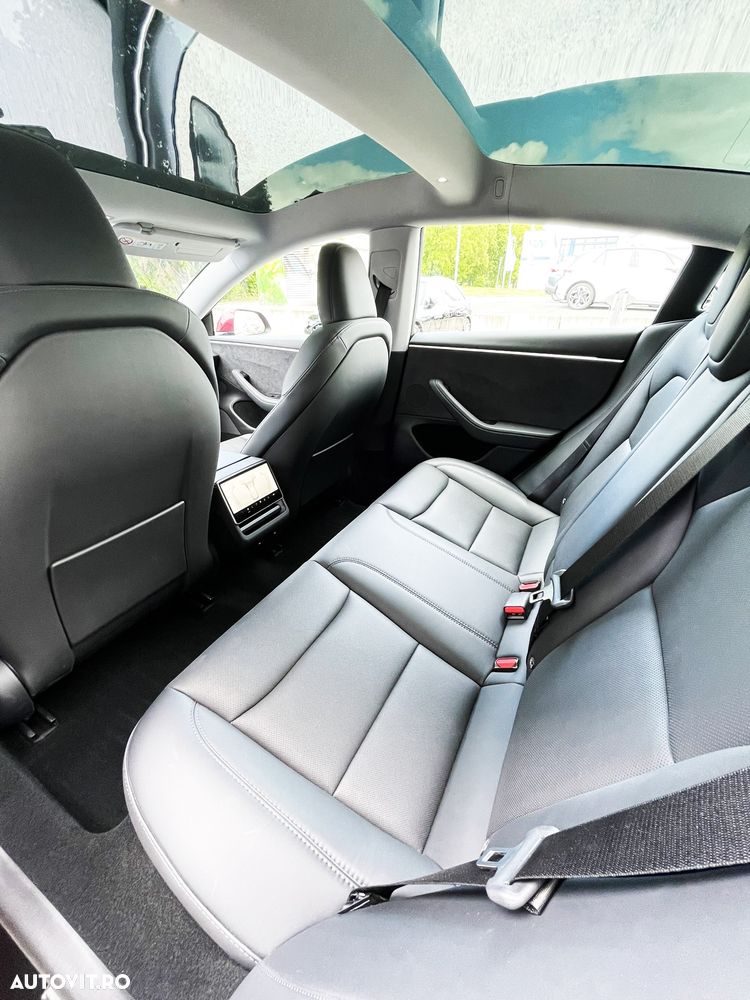 Tesla Model 3 - 9