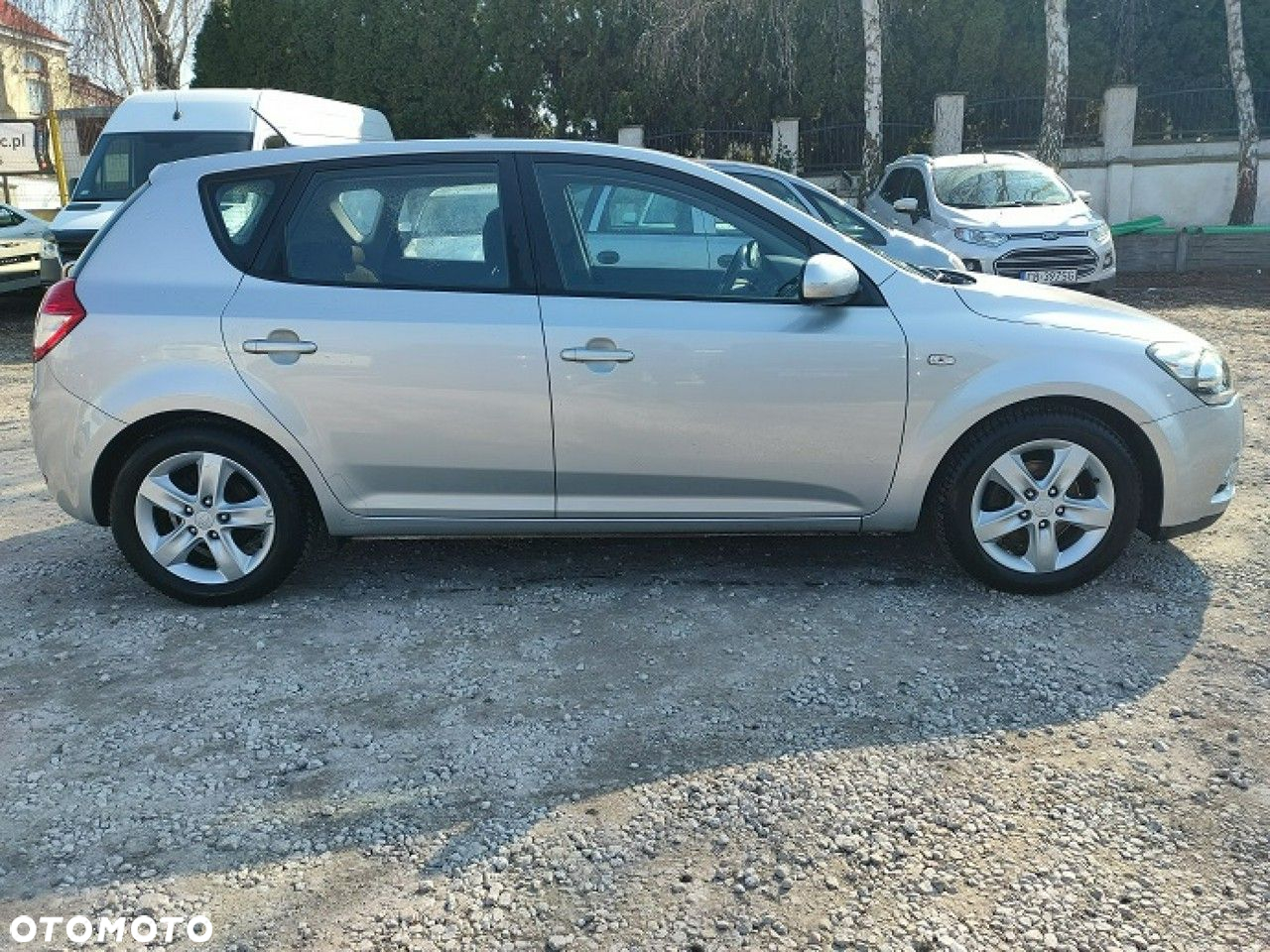 Kia Ceed - 11