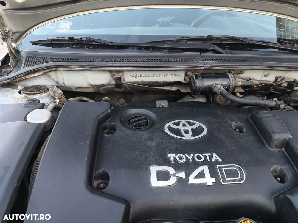 Toyota Avensis 2.0 D4D Sdn. Terra - 10