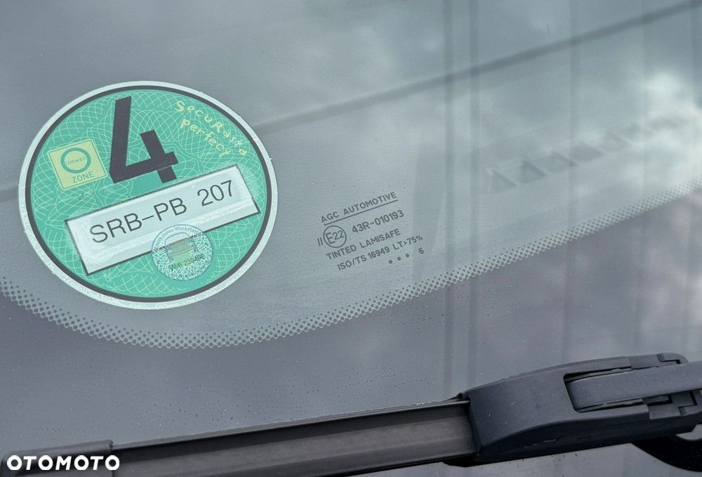 Hyundai i30 blue 1.4 Passion - 37