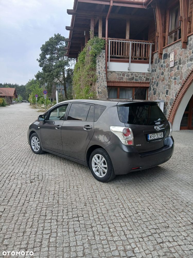 Toyota Verso 2.0 D-4D Premium - 4