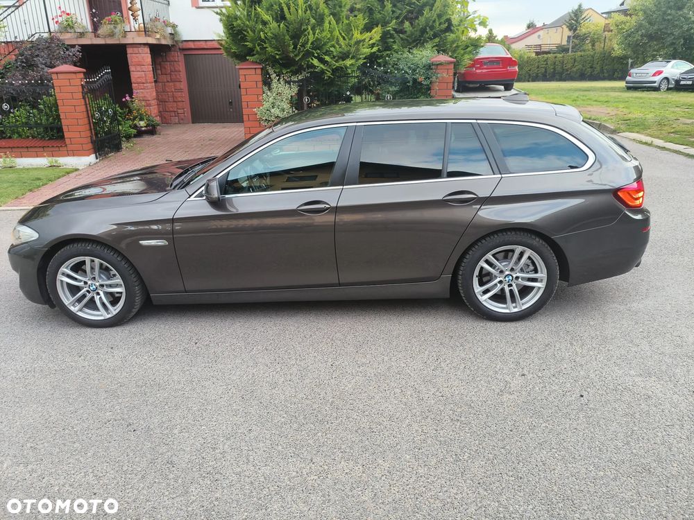 BMW Seria 5 523i Sport-Aut - 25