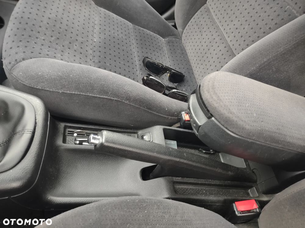 Volkswagen Passat - 11