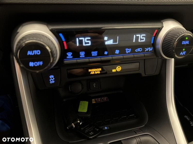 Toyota RAV4 - 16