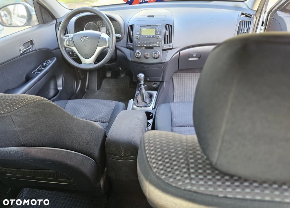 Hyundai i30 1.6 Premium - 11