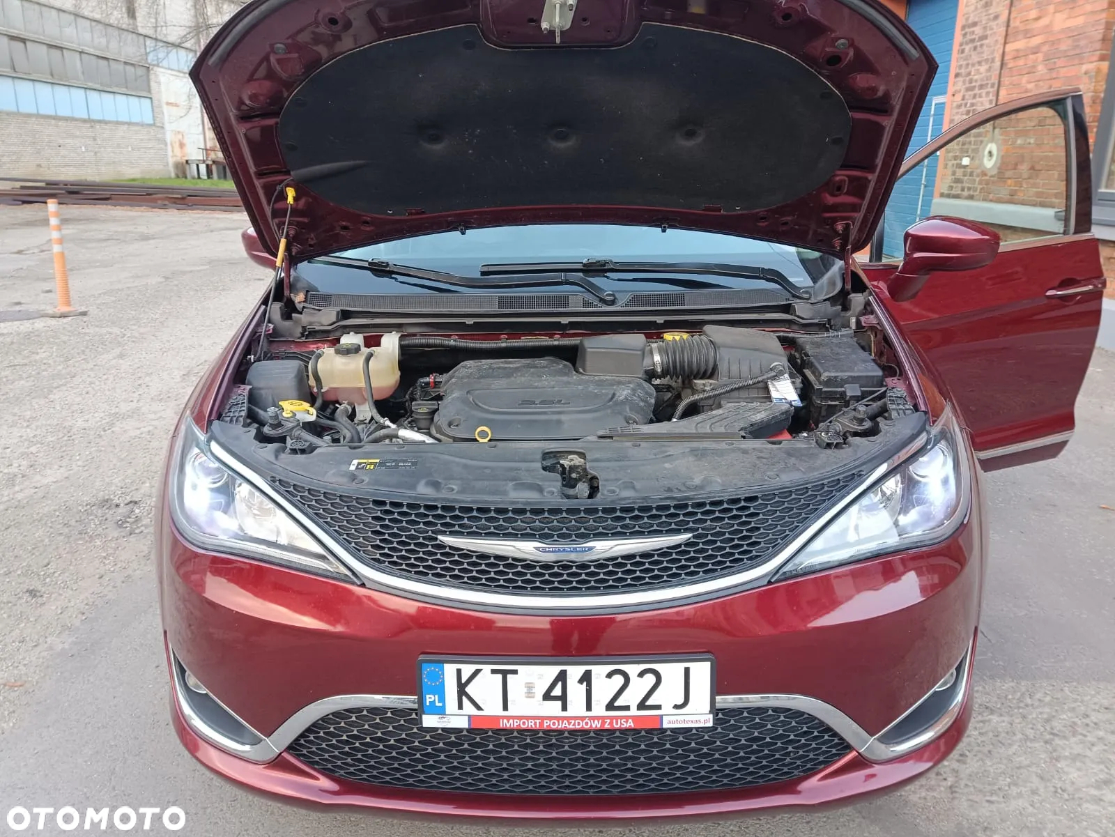 Chrysler Pacifica - 8