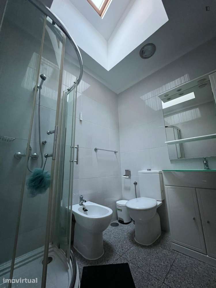 Quarto - localizado em Paranhos Porto - Grande imagem: 2/8