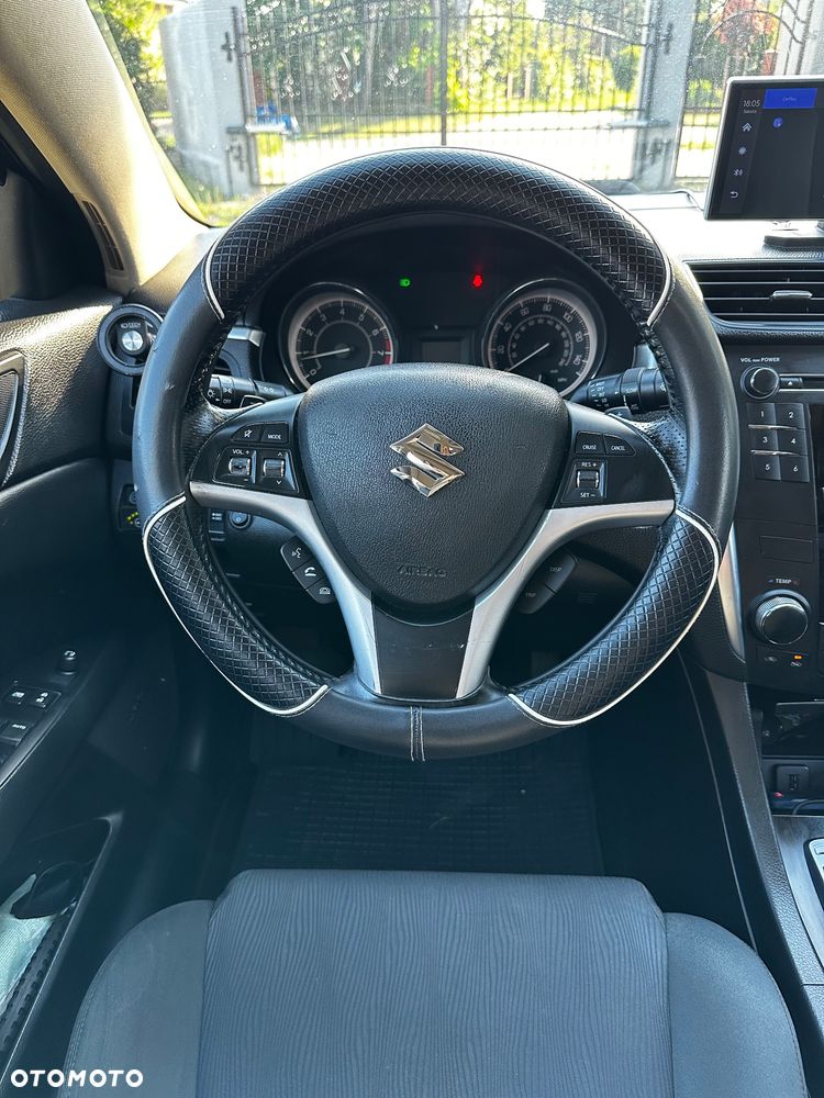 Suzuki Kizashi 2.4 Sport 4WD CVT - 12