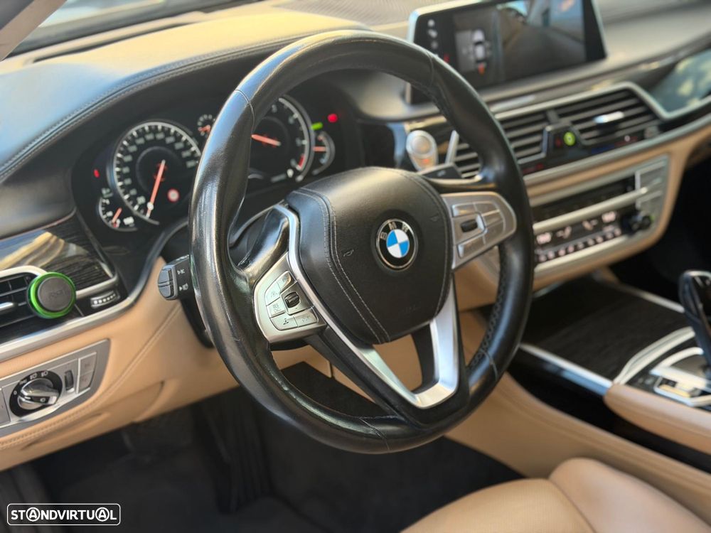 BMW 750 d xDrive Pack M - 22