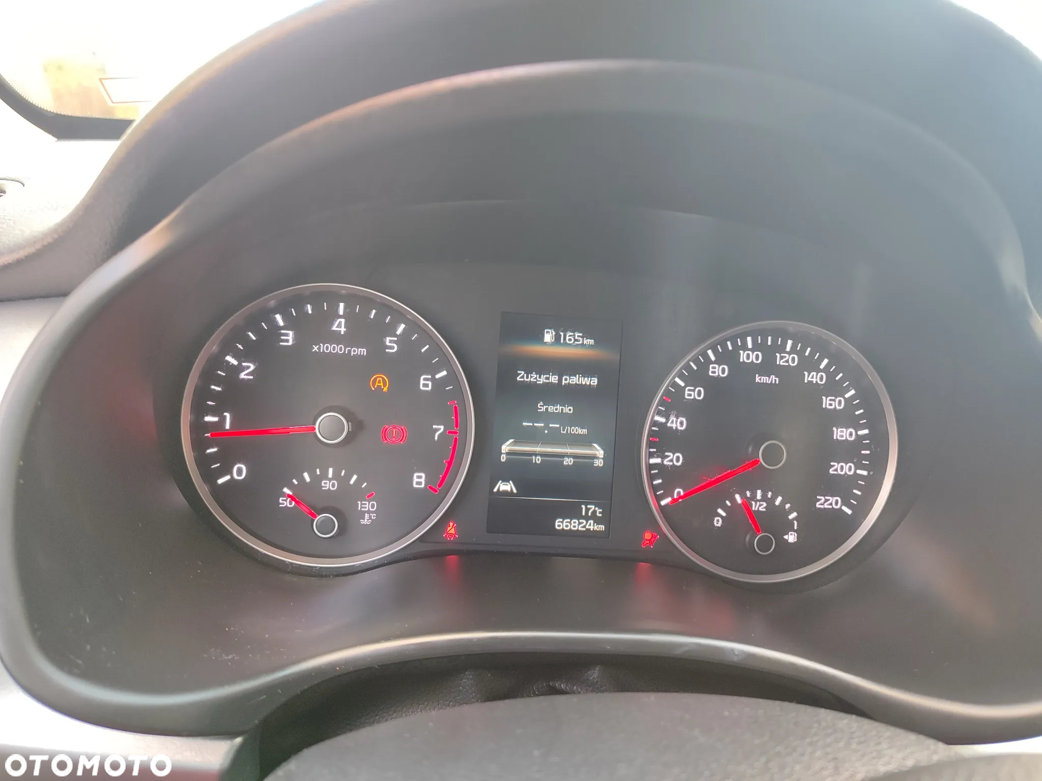 Kia Rio 1.2 L - 12