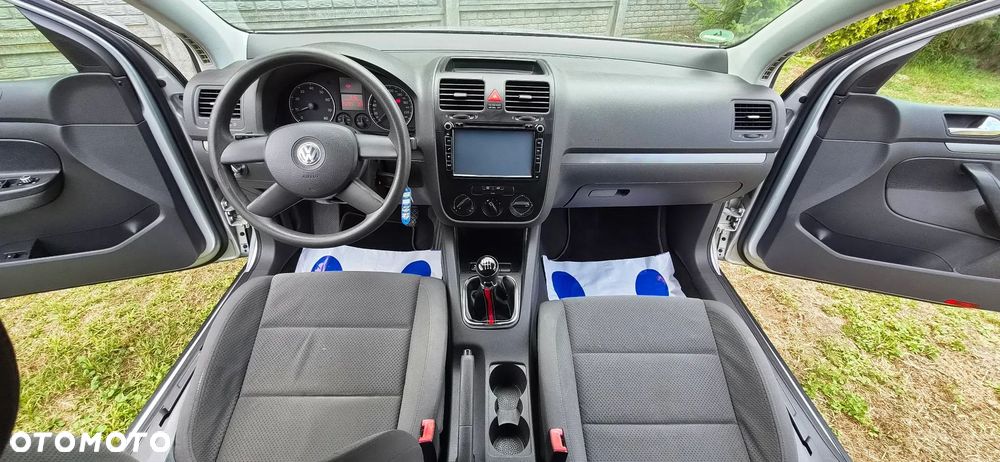 Volkswagen Golf 1.6 FSI Comfortline - 14