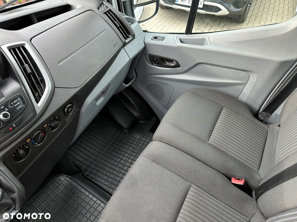 Ford Transit - 15