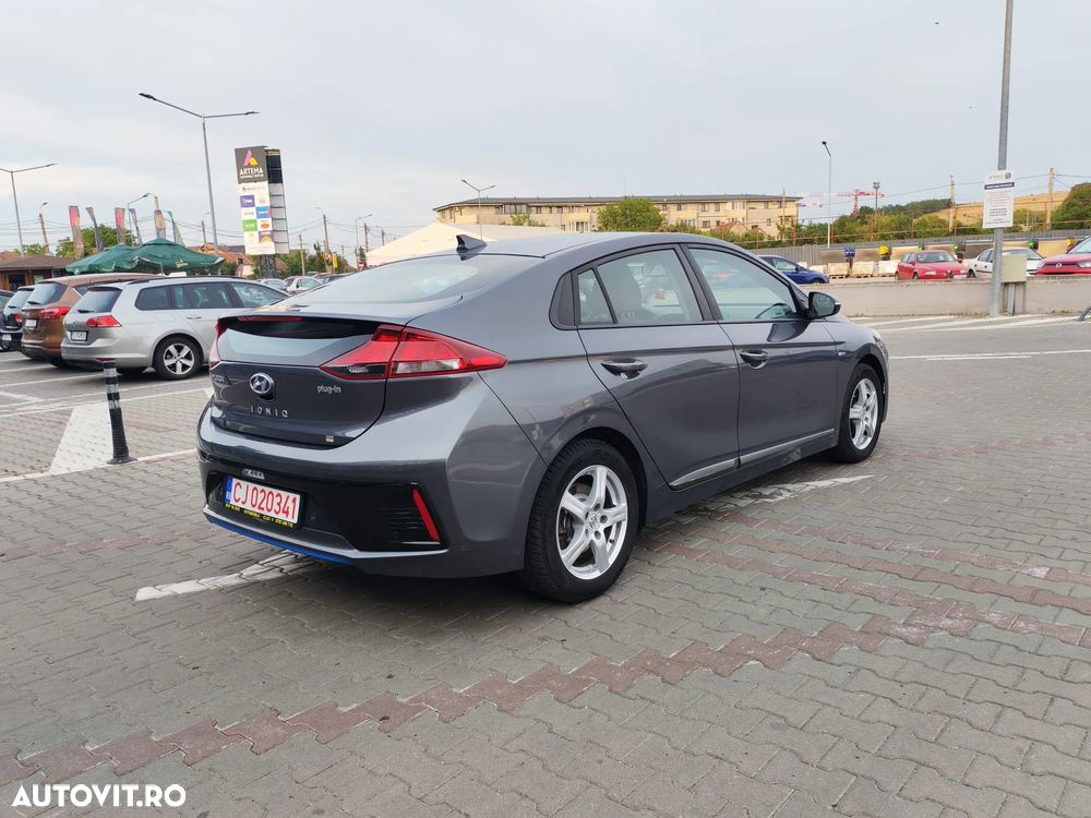 Hyundai IONIQ - 11