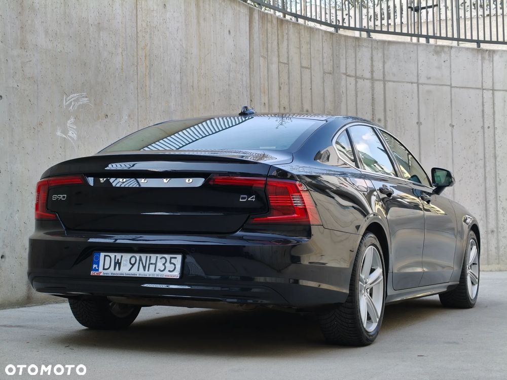 Volvo S90 D4 Momentum Pro - 3