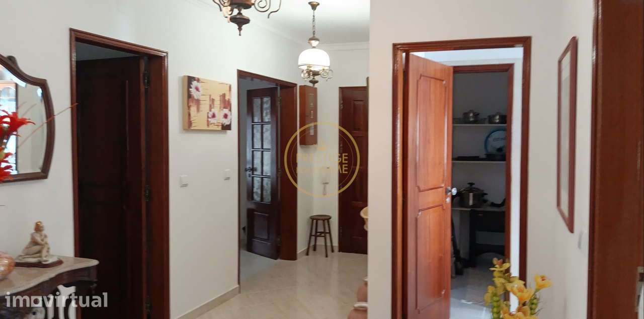 Apartamento T4 com garagem no centro de Loulé - Grande imagem: 4/37