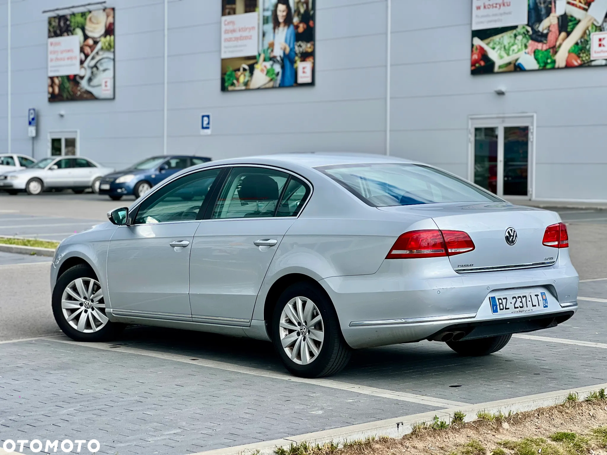 Volkswagen Passat 2.0 TDI DSG BlueMotion Technology Comfortline - 8