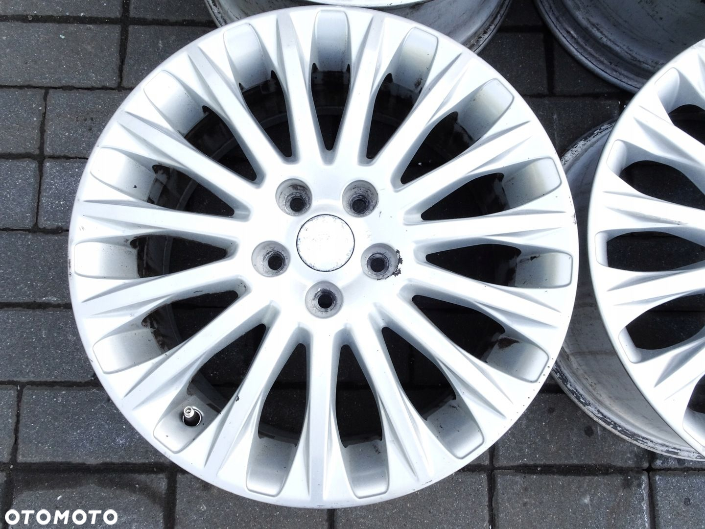 FORD FOCUS MK3, C-MAX MK2 - FELGI 17" ALU - 5