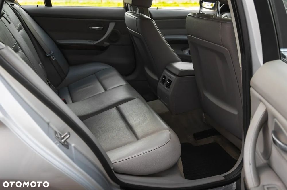 BMW Seria 3 320d - 14