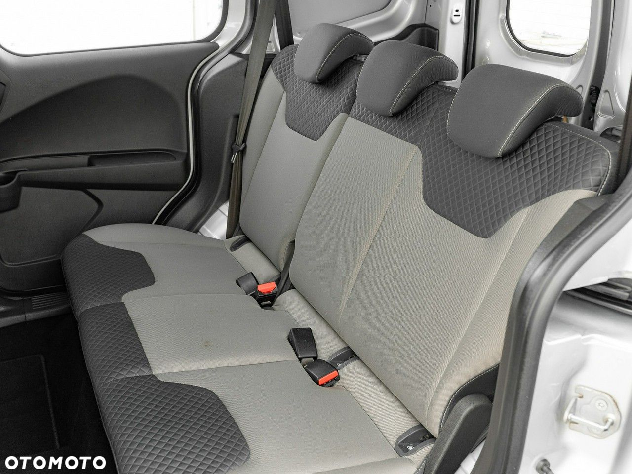 Ford Transit Courier 1.0 EcoBoost Trend - 21