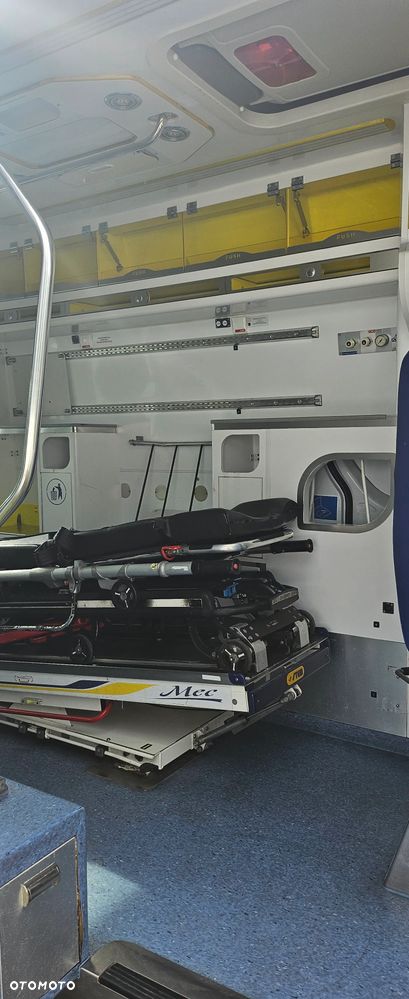 Mercedes-Benz Ambulans karetka Sprinter 319cdi automat - 25