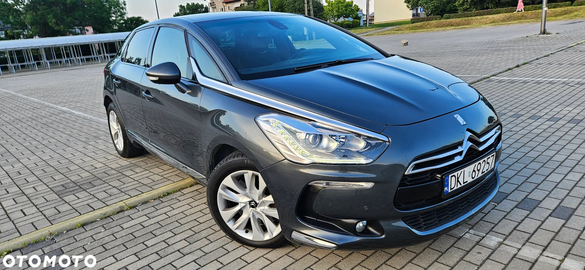 Citroën DS5 BlueHDi 150 So Chic - 2