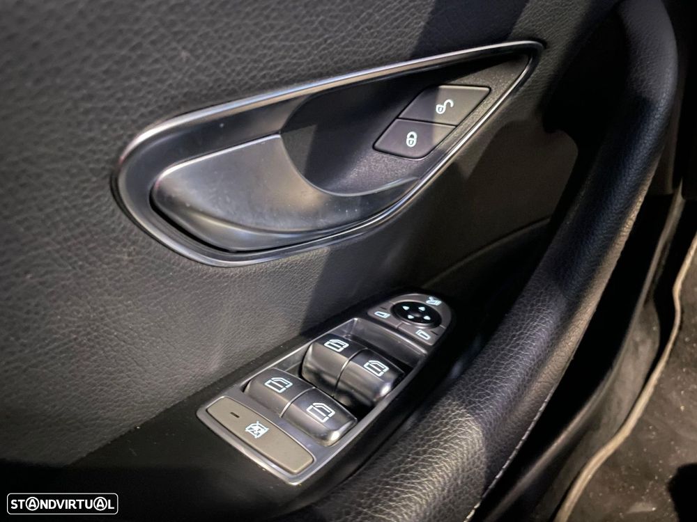 Mercedes-Benz E 300 de Avantgarde - 17