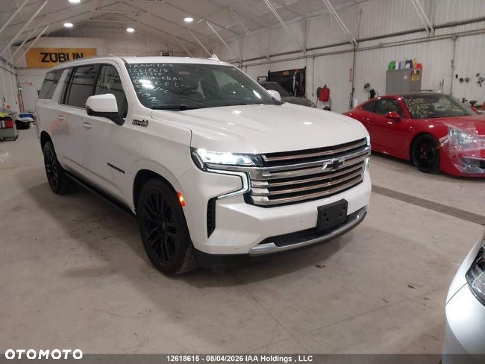Chevrolet Suburban - 8