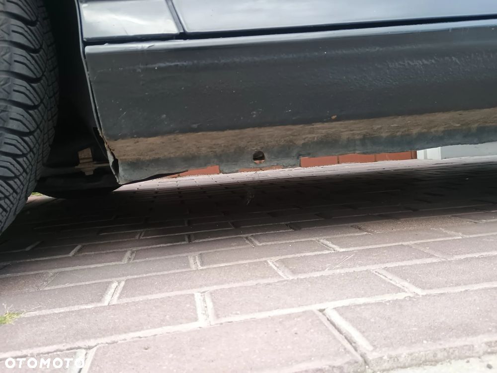 Peugeot 407 2.0 HDI Presence n.gama - 17
