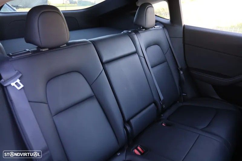 Tesla Model Y Long Range Dual Motor AWD - 14