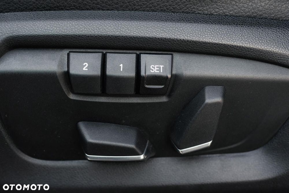 BMW X5 xDrive25d - 29