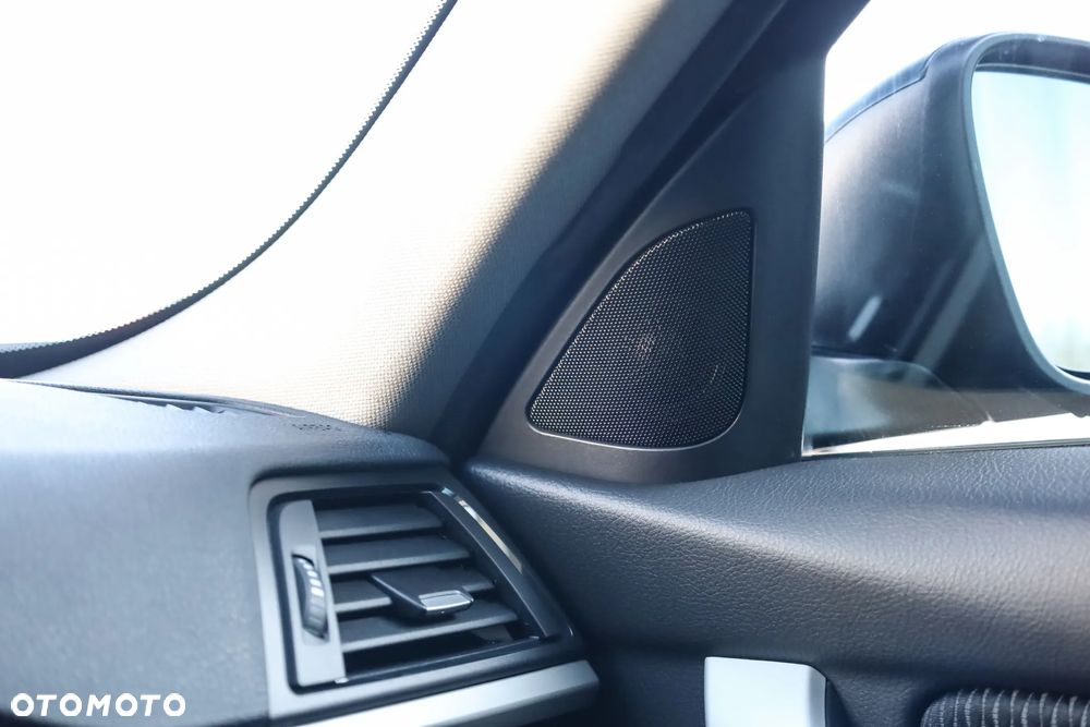 BMW Seria 3 318i - 27