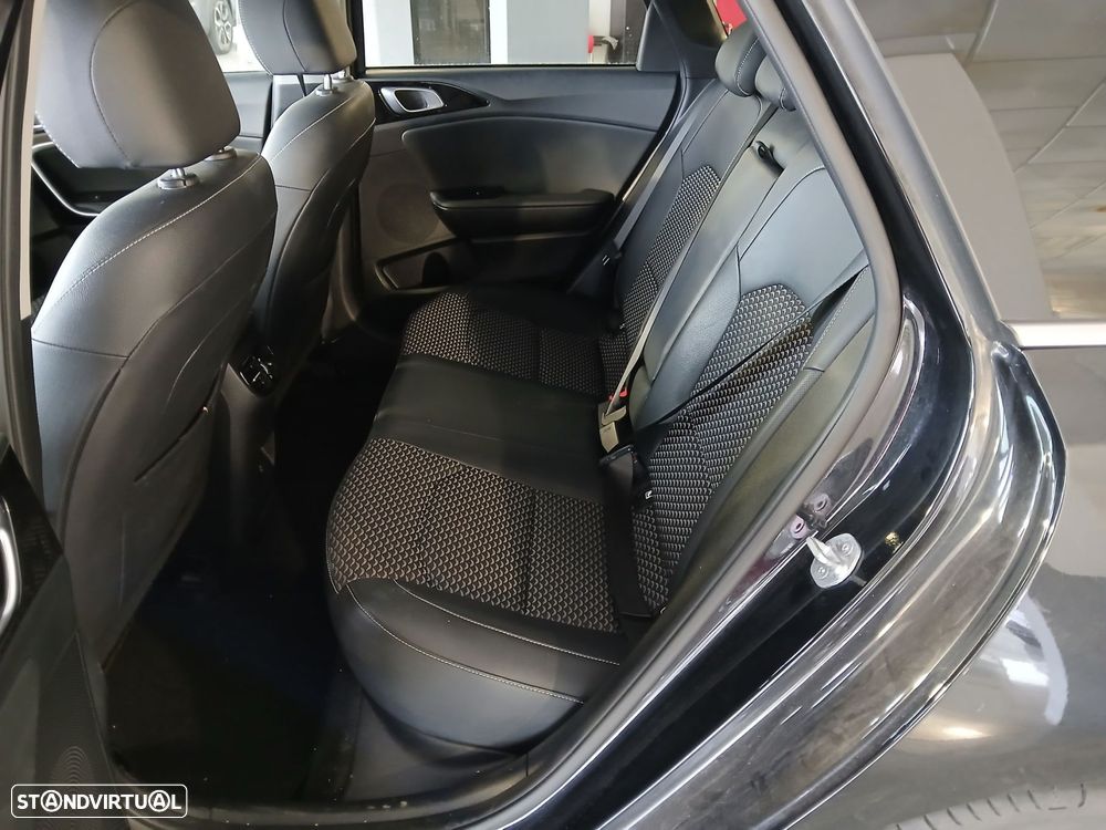 Kia Ceed SW 1.0 T-GDI Sport - 17