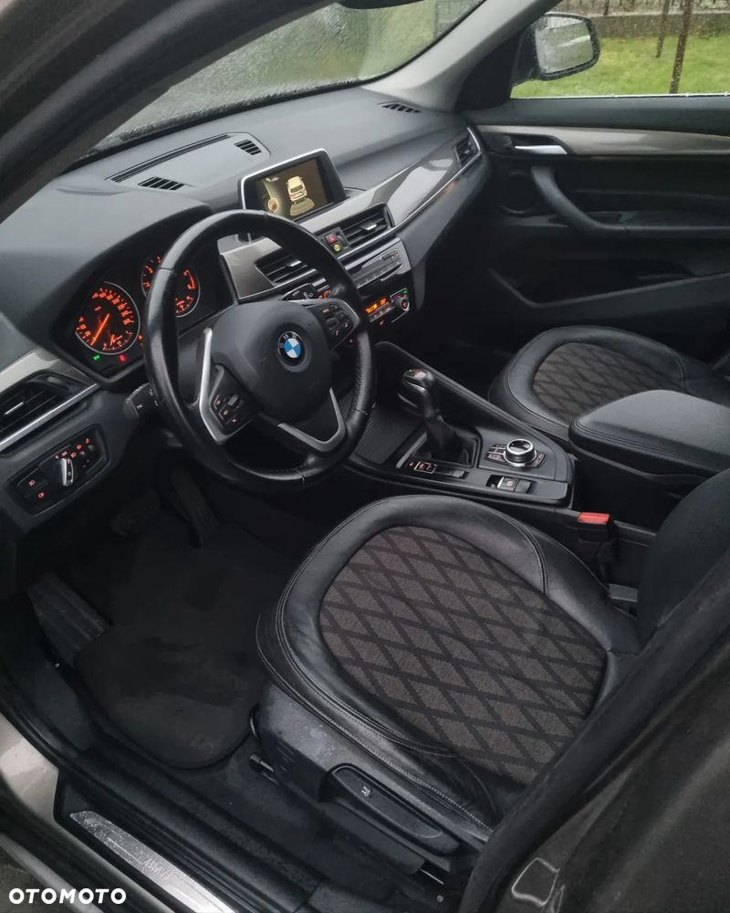 BMW X1 sDrive18d xLine - 16