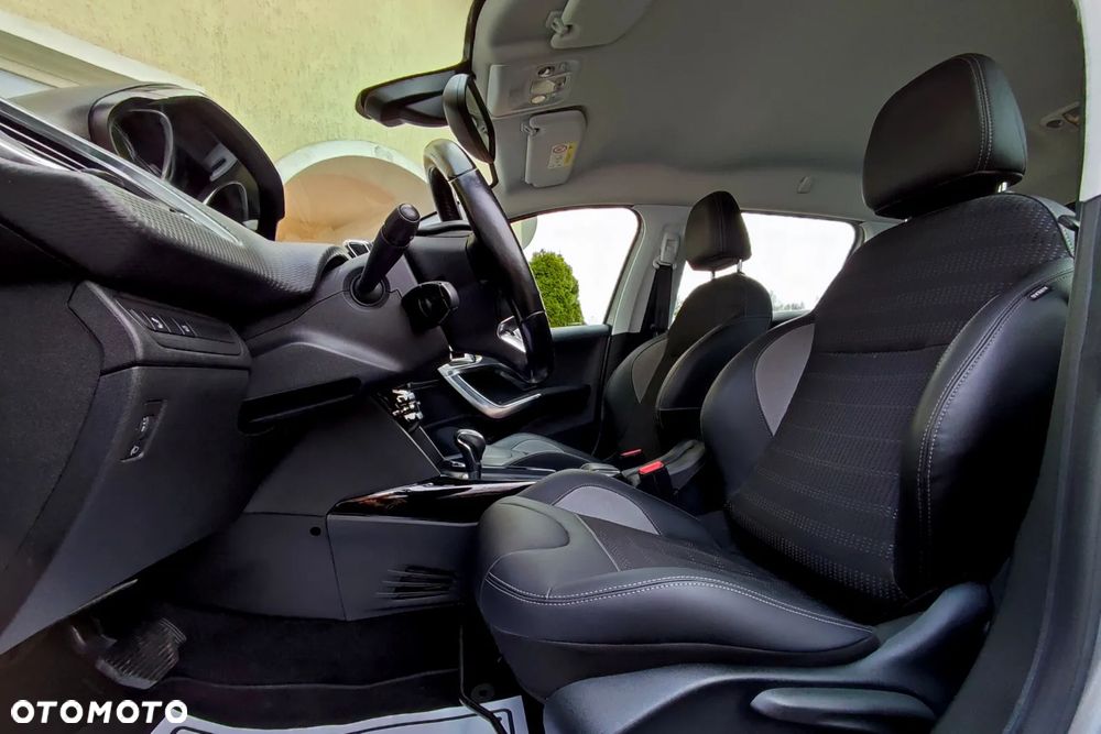 Peugeot 2008 PureTech 110 GPF Stop&Start EAT6 Allure - 8