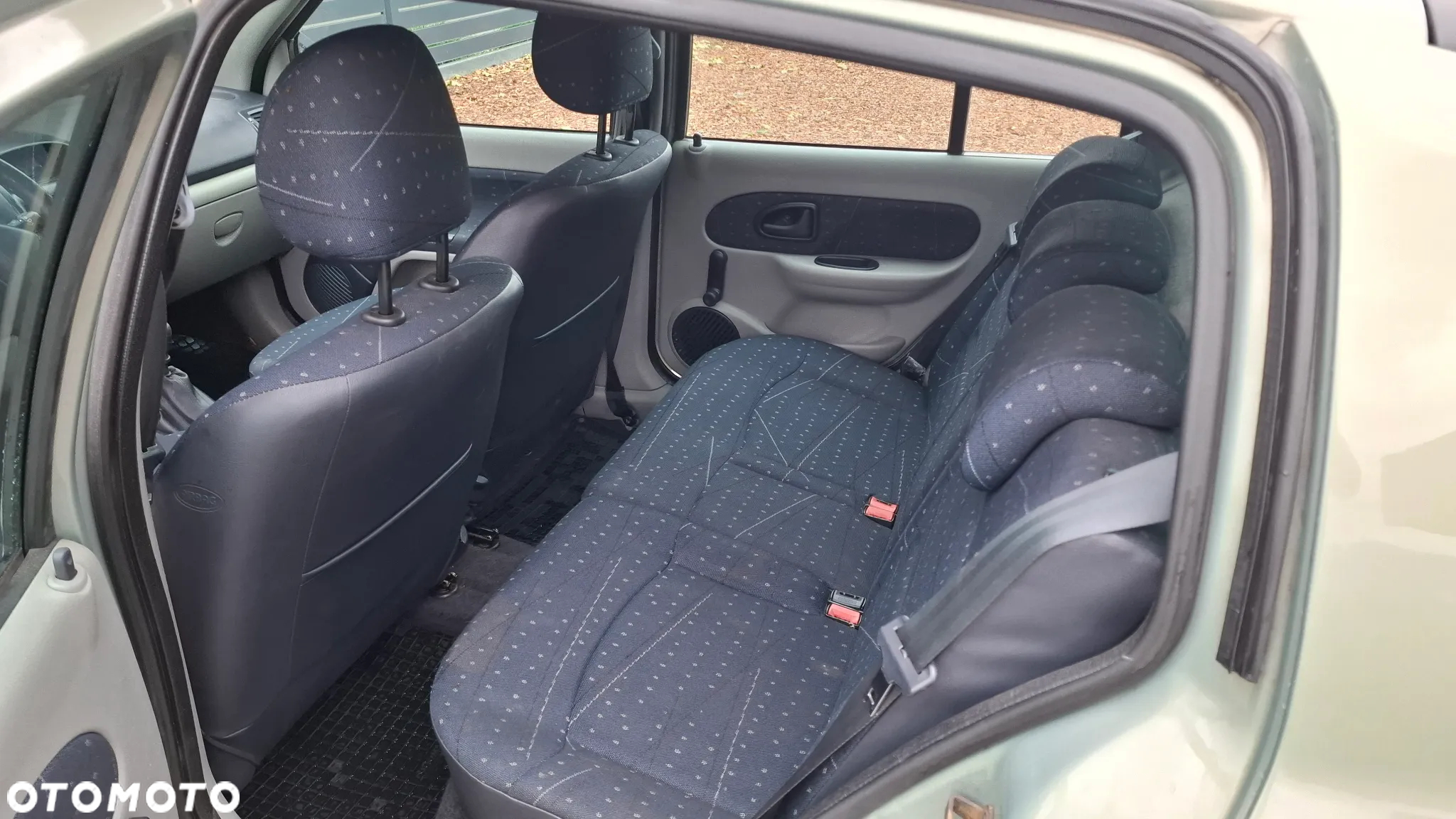 Renault Clio 1.2 16V 75 Dynamique - 12