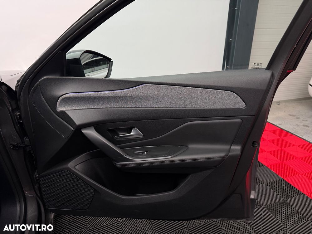 Peugeot 308 BlueHDi 130 EAT8 Allure - 26