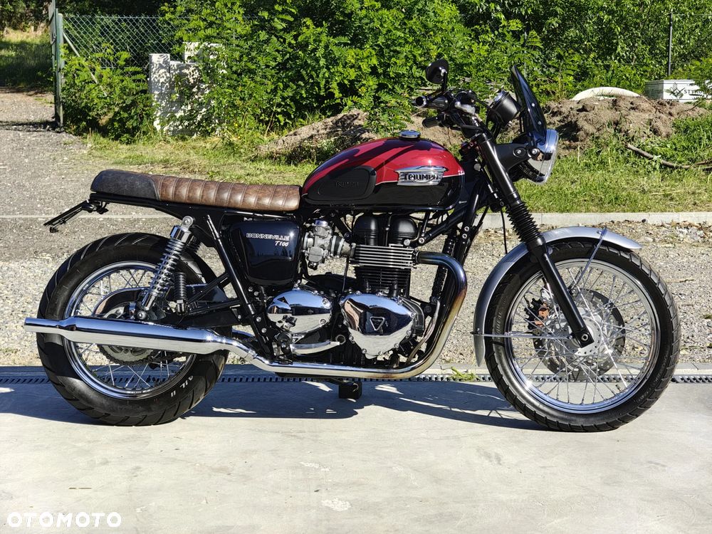 Triumph Bonneville - 12
