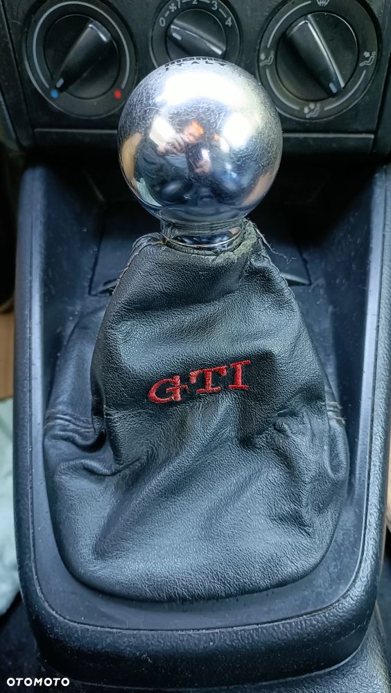 Volkswagen Golf - 10