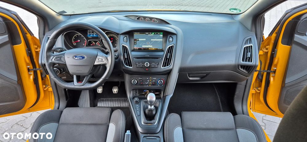 Ford Focus 2.0 EcoBoost ST mit Leder-Exclusiv-Paket - 7