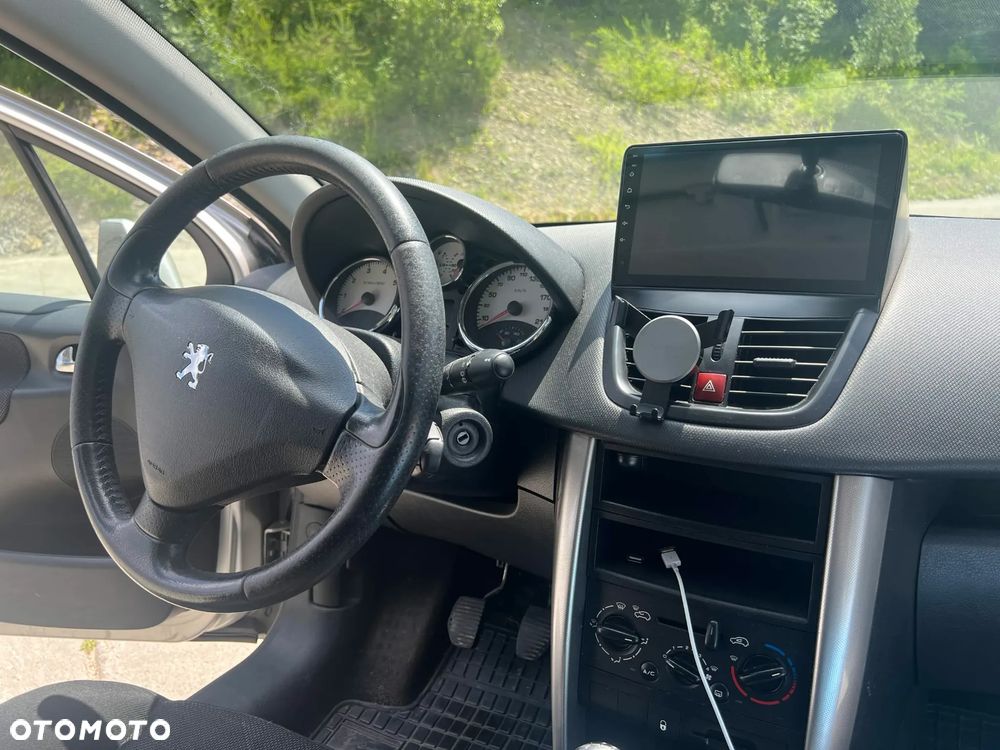 Peugeot 207 1.4 16V Trendy - 5