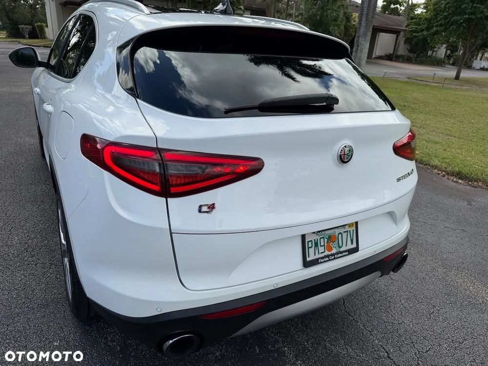 Alfa Romeo Stelvio 2.0 Turbo 16V AT8-Q4 Lusso Ti - 12