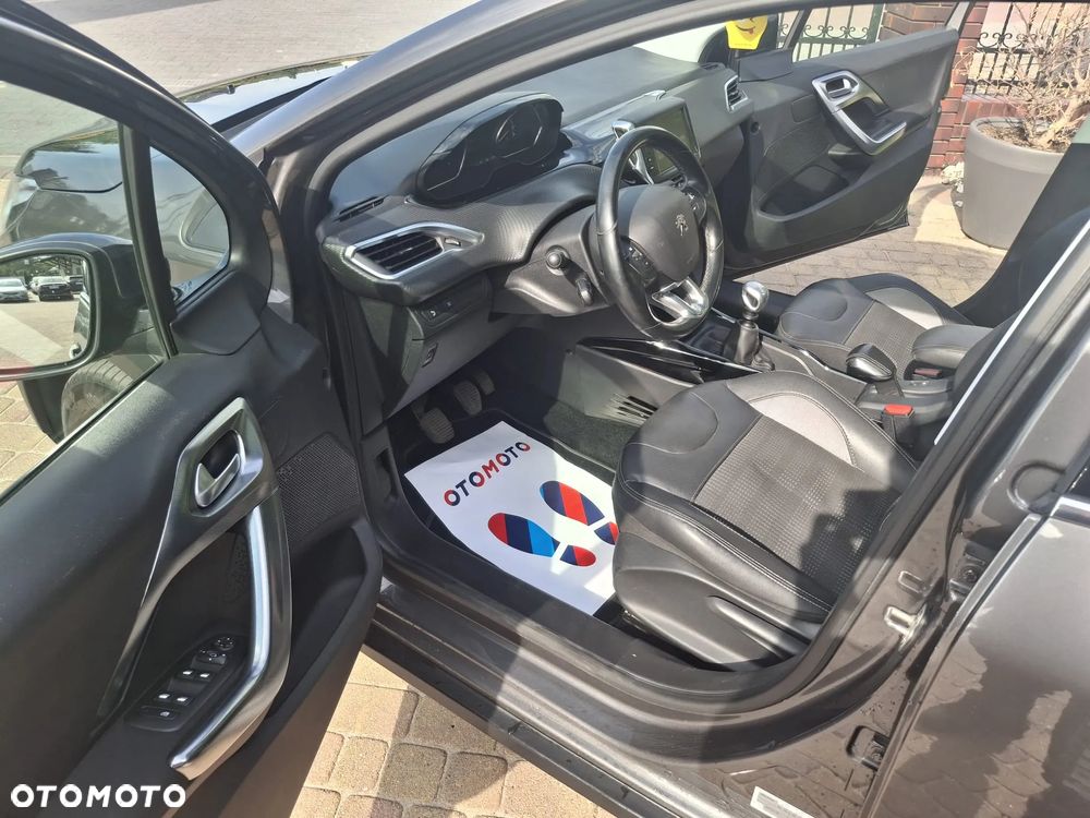 Peugeot 2008 PureTech 130 Allure Pack - 8