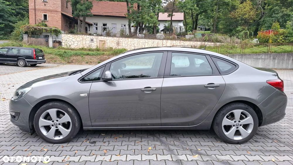 Opel Astra IV 1.6 Essentia EU6 - 7