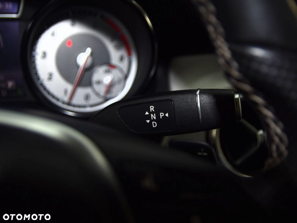 Mercedes-Benz GLA 250 4-Matic - 22