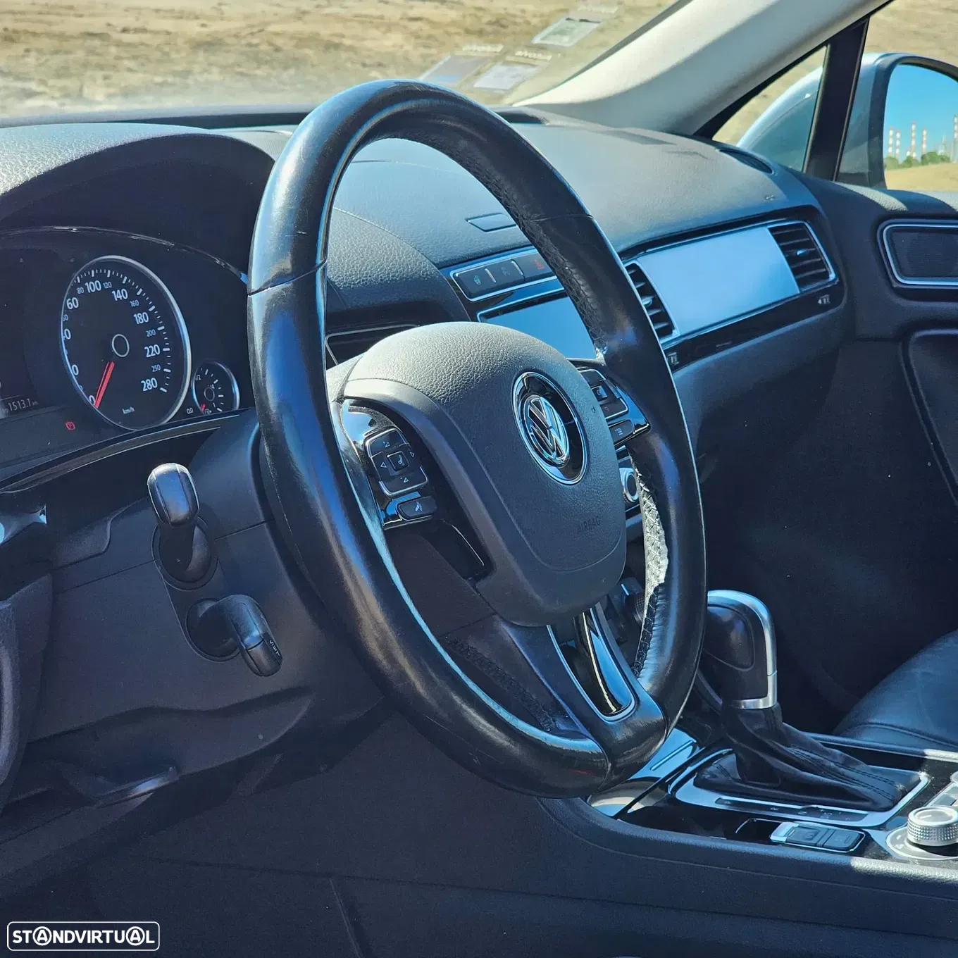 VW Touareg 3.0 TDI V6 - 11